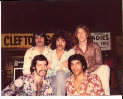 1240252_565353306835391_202474745_n